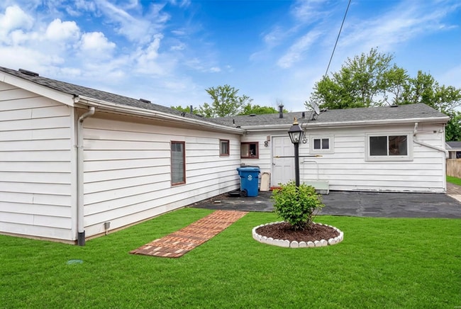Fantastic 3bd/2ba home! Coming soon!