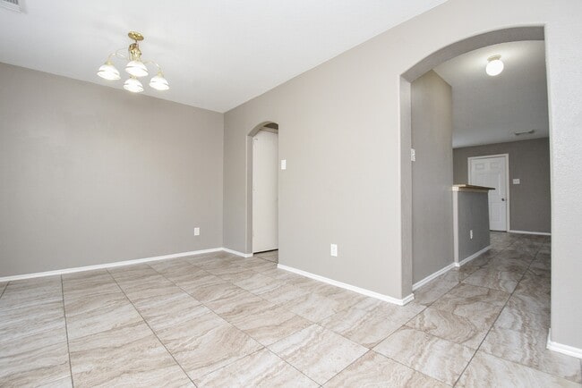 Photo - 642 Kiley Dr
