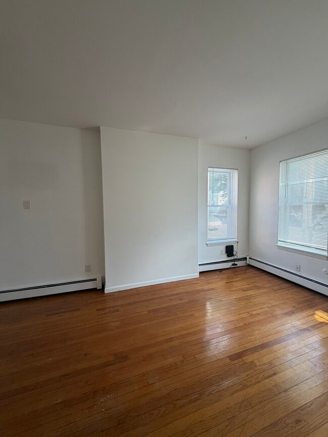Photo - 6 N Clover St Unit 1