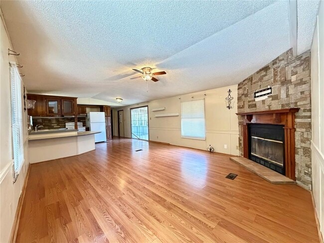 Photo - 382 Co Rd 4450