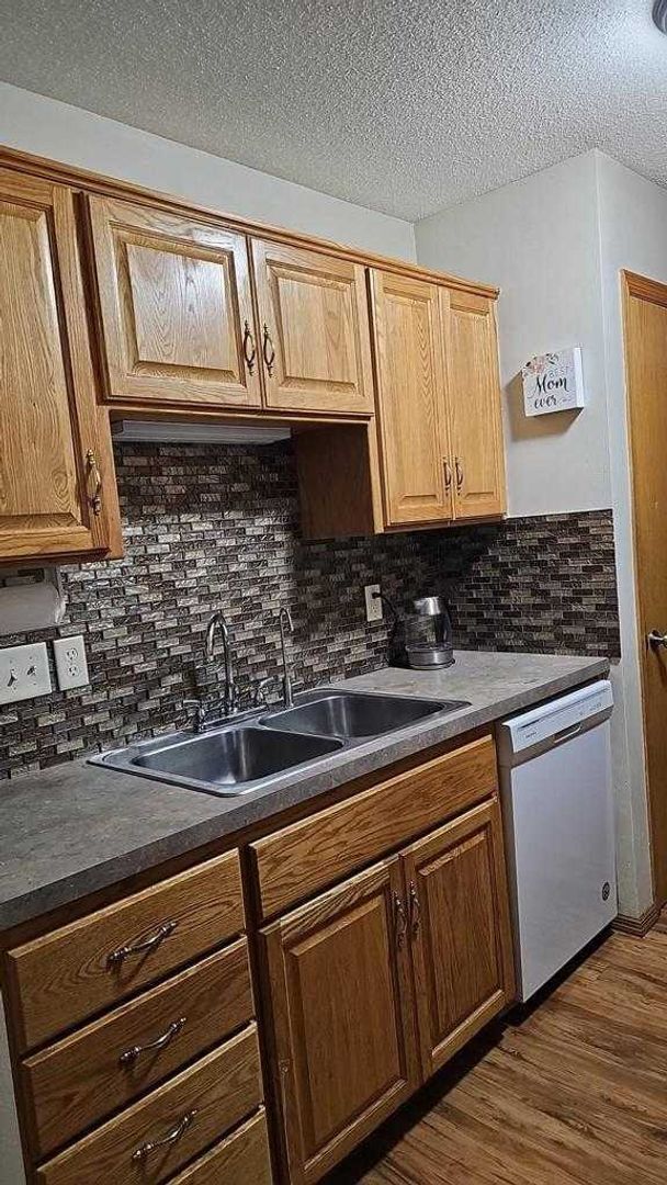 Photo - rare champlin 3 bed townhouse!