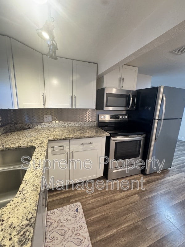 Photo - 4978 71st St N