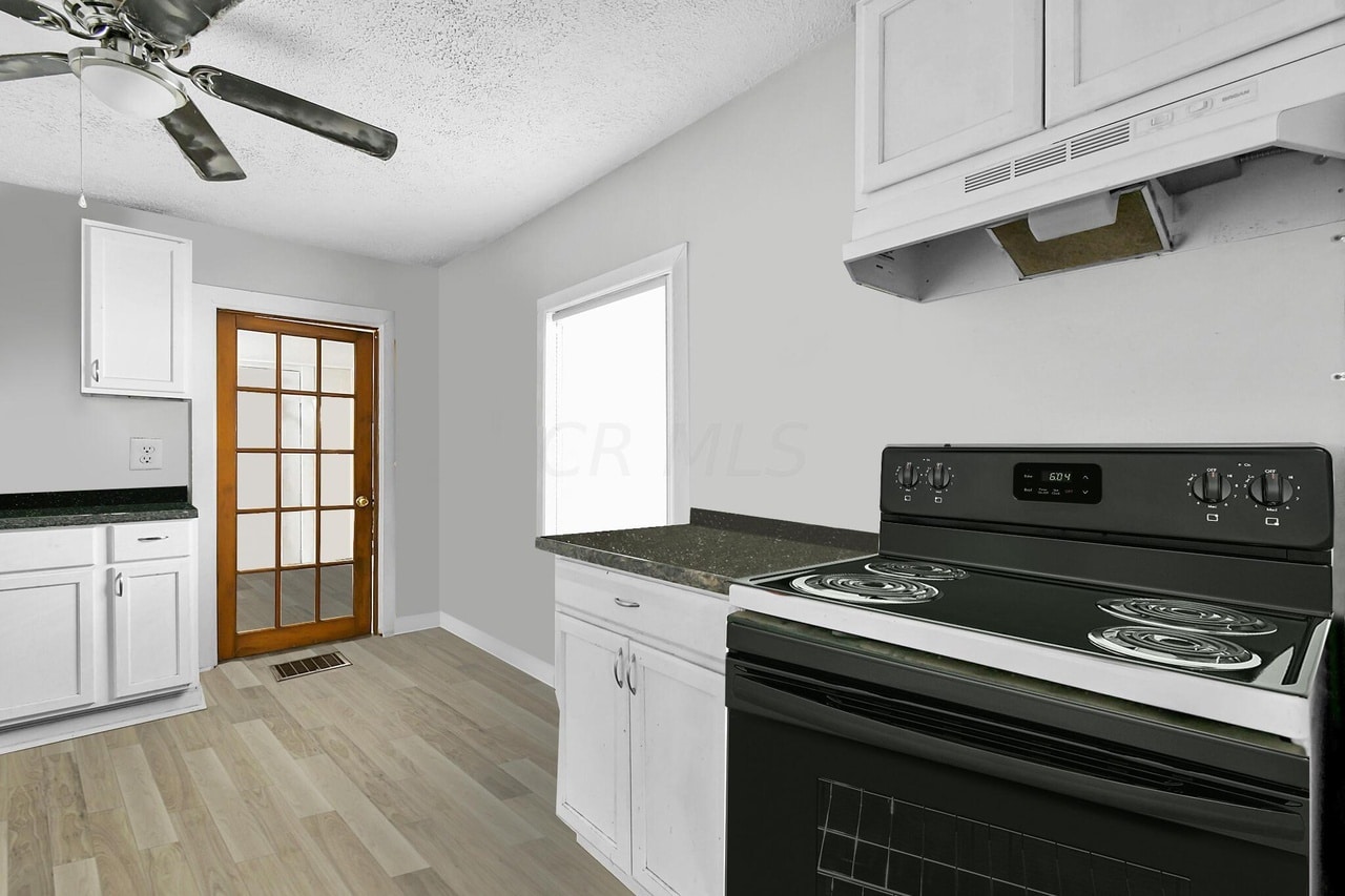 Photo - 3093 Grasmere Ave