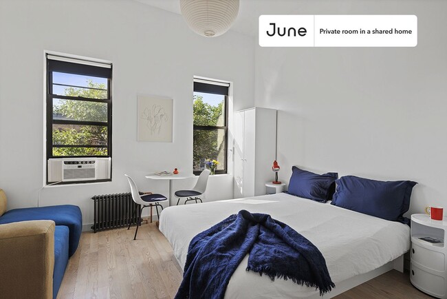 Room in Shared 3 bed/3 bath home in Ridgewood