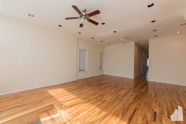 2454 N Southport Ave Unidad 1