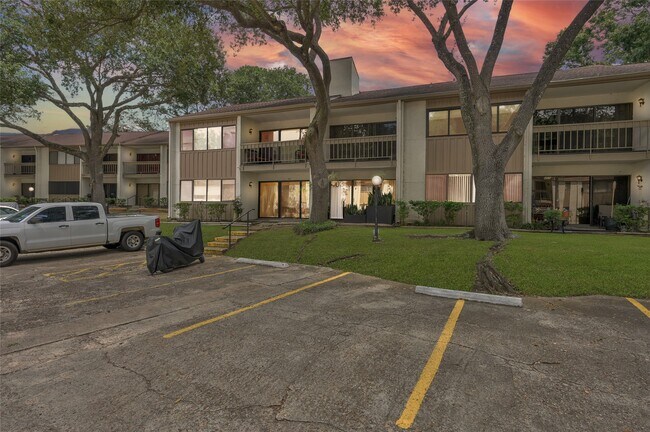 Photo - 12100 Melville Dr Unit 403D