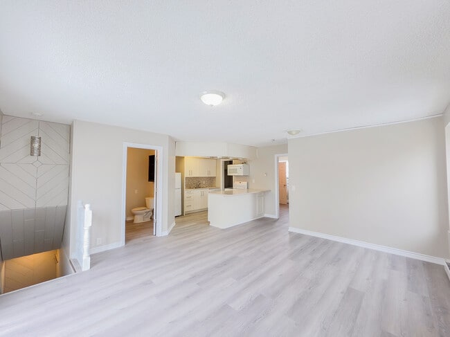 Photo - ***UTILITIES INCLUDED***Freshly Renovated Upper-Level Unit (2 Bed, 1.5 Bath) Unit UPPER