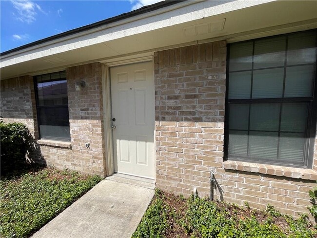 Building Photo - 9 Dora Jeanne Dr Unit A