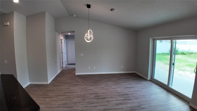 Photo - 107 N Buchannon Terrace