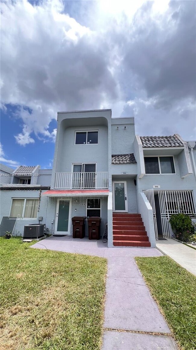 Photo - 984 W 40th St