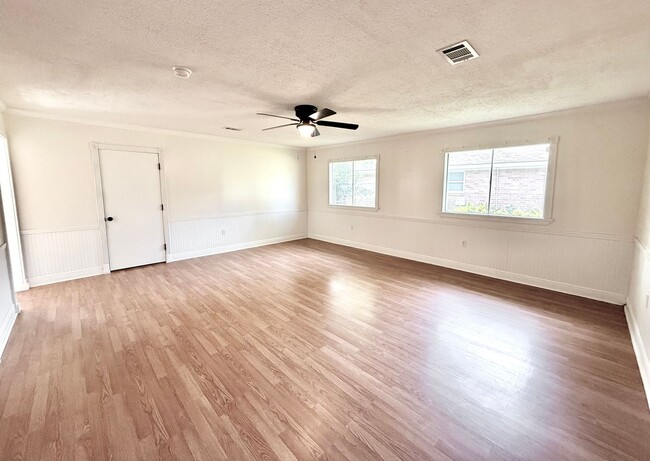 325 Marilyn Dr