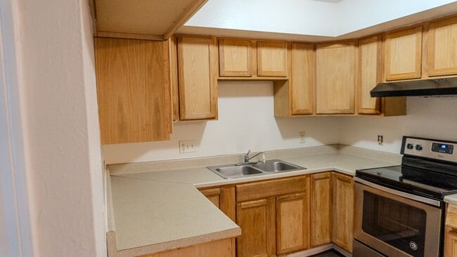 Photo - Lovely 2-Bedroom Townhouse in Central Toledo