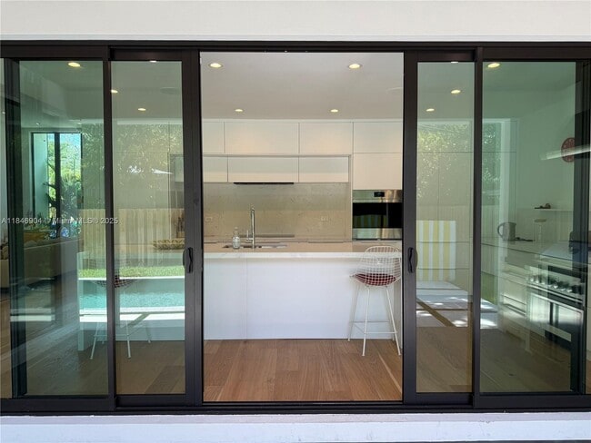 Photo - 50 NE 49th St