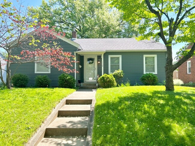 Building Photo - East Side 2 Bedroom, 1 Bath Beauty with Fenced Backyard & Hardwood Floors