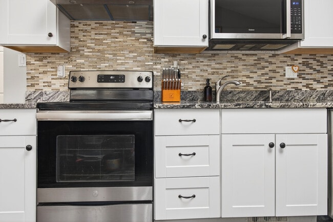 Photo - 80 Algonquin Dr