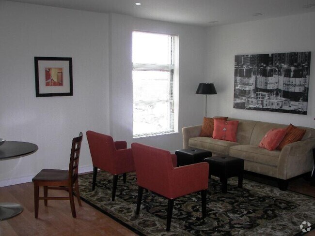 Building Photo - 650 Albany St Rental