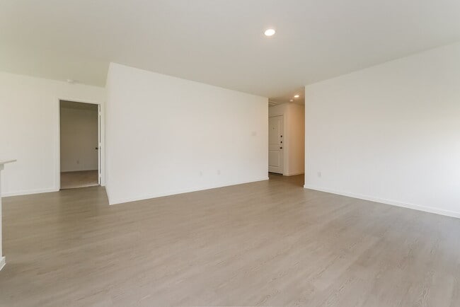 Photo - 16118 Hatton Dr