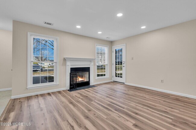 Photo - 435 Hancock Pl