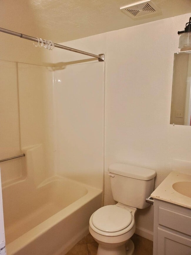 Photo - 859 Baseline Rd Apartamentos Unidad 4