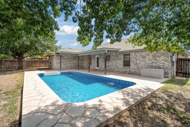 Building Photo - 113 White Feather Trail
