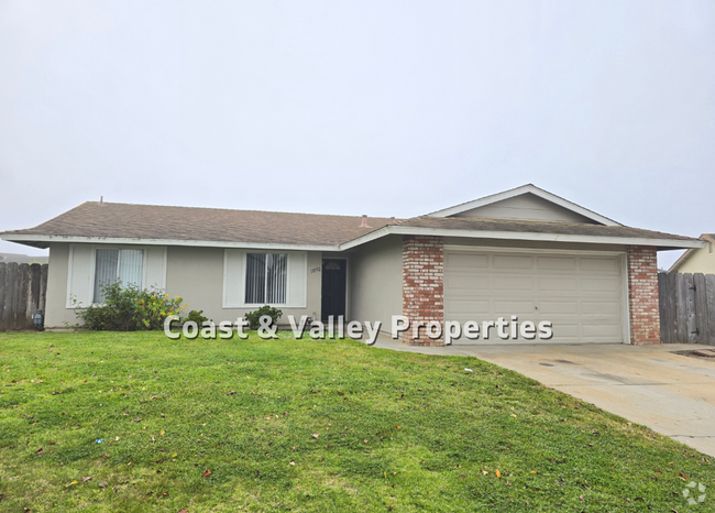 Building Photo - Salinas Home for RENT!!!