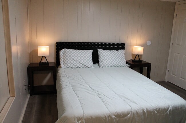 Bedroom - 2011 Miller Rd