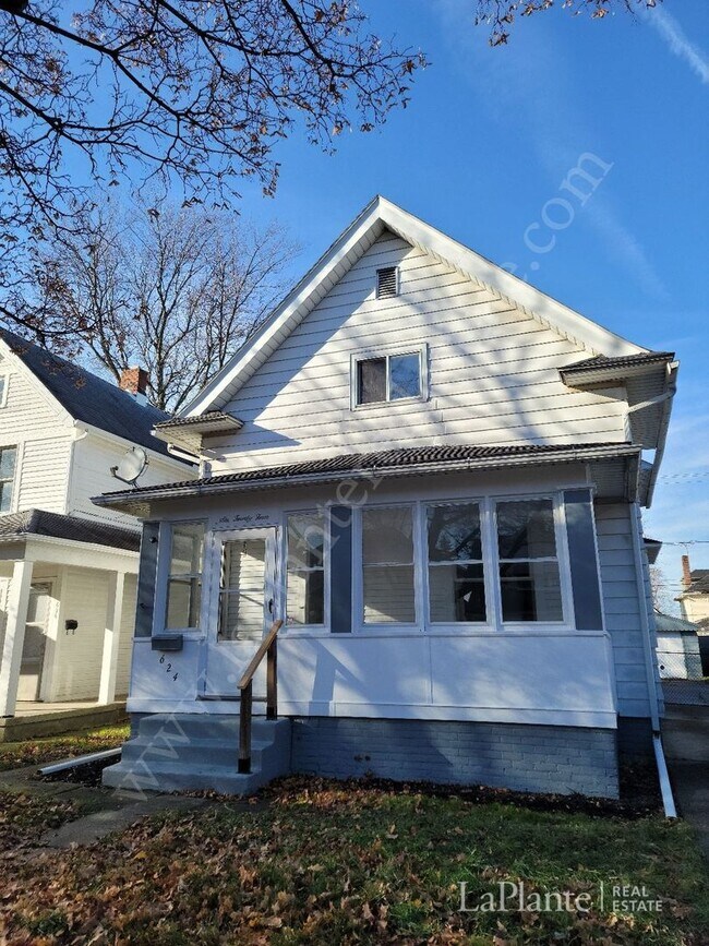 Beautiful East-side Home for Rent - Beautiful East-side Home for Rent
