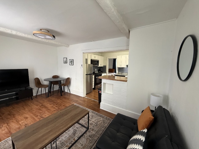 104 1/2 E William St