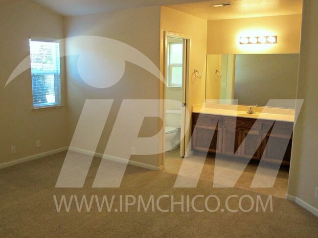 2608 Doral Way