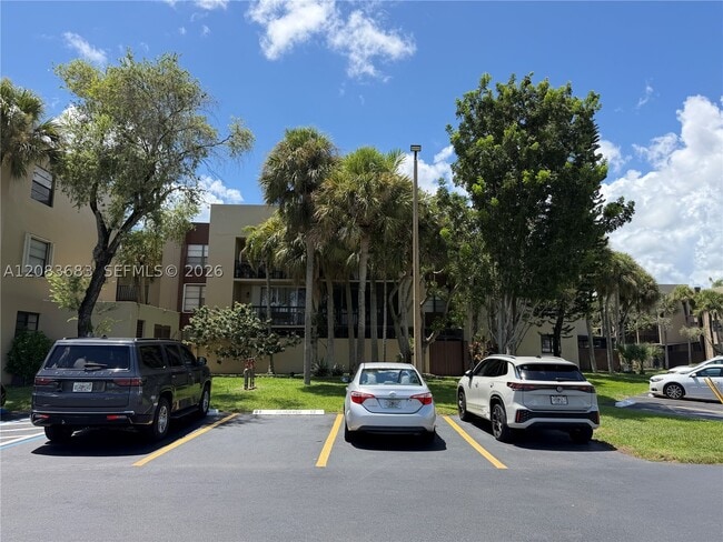 Building Photo - 10875 SW 112th St Unit 202