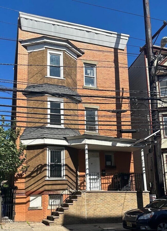 Building Photo - 35 Norfolk St Unit 1-1 Rental