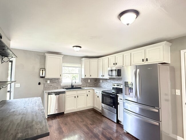 667 Parkwood Dr
