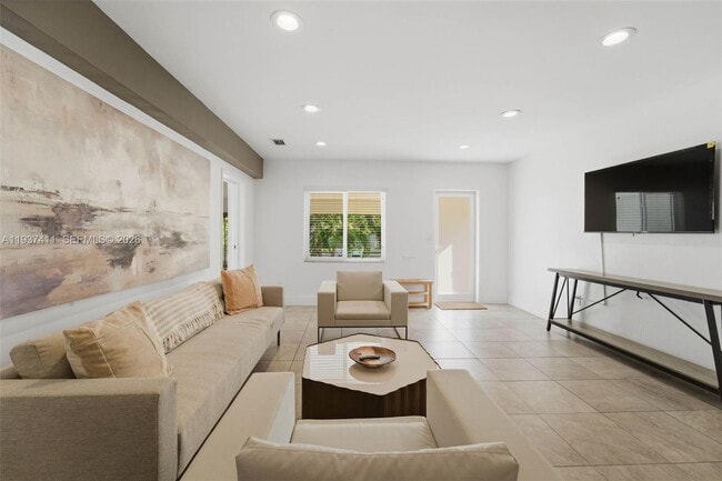 Photo - 4420 NW 3rd Ave