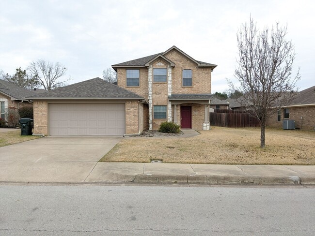 Building Photo - 5805 Thompson Pl