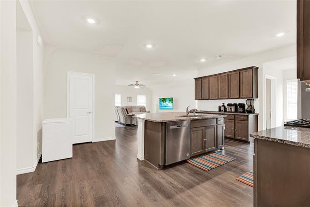 Photo - 720 Willow View Way