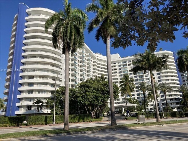 Photo - 5161 Collins Ave Condo Unit 301