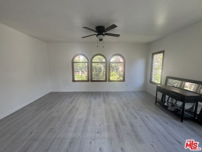 Photo - 245 N Swall Dr