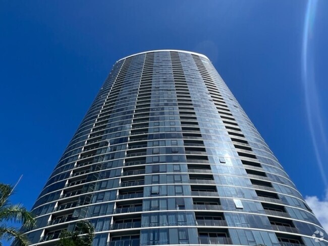 Building Photo - Captivating Panoramic Views from the 42nd ...