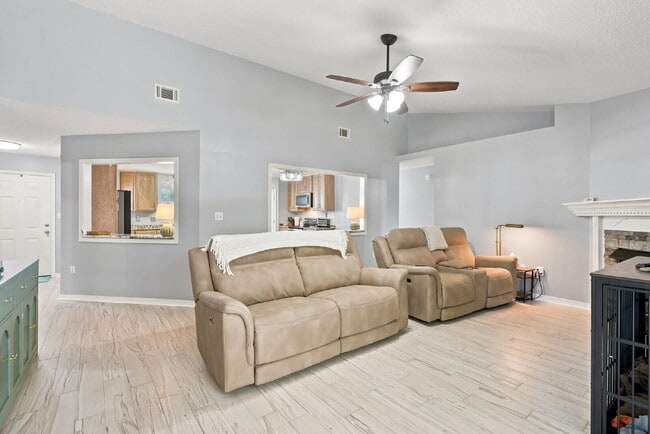 Photo - "Charming Pet Friendly 4-Bed Oasis in South Crestview with $500.00 Off First Full Months Rent!"