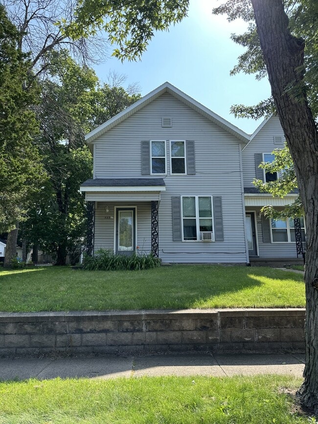 Photo - Great 1 bed 1 bath, not far from UWEC