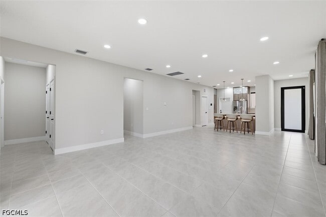 Photo - 5069 Penella Ave