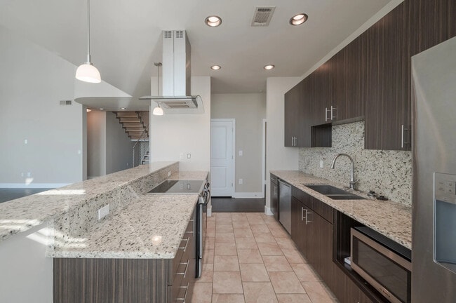 Photo - Luxury Meets Location – Prime 1 Bed Near H... Unit AHP3