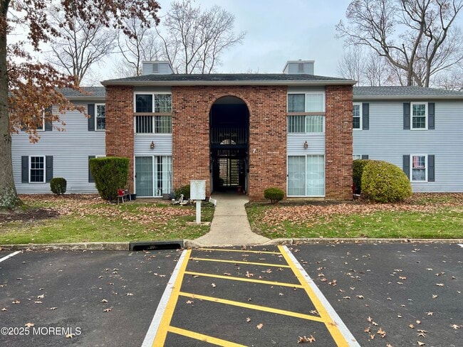 Building Photo - 7-1 Seattle Ct Unit 5