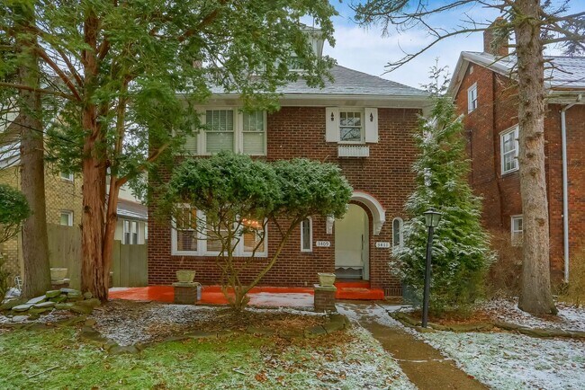 Building Photo - 3409 Portola Ave Unit 3411 Portola ave Apt 3 Pgh Pa 15214