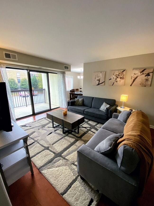 Photo - 605 Center St Unit #104