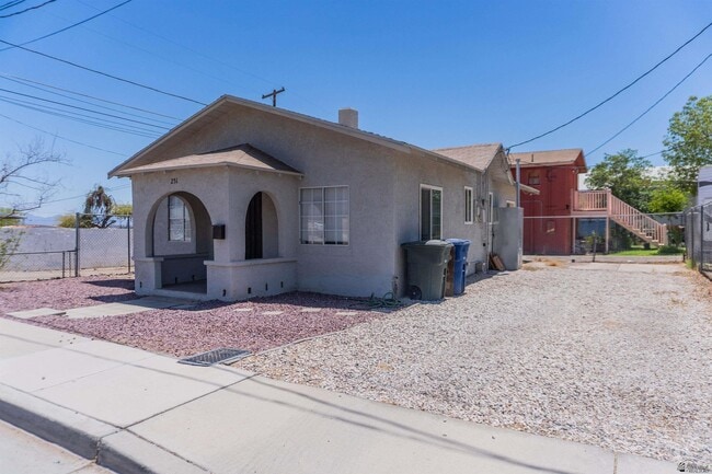 Photo - 251 W 9th St