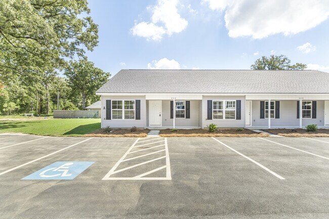 Photo - 212 Tabor Dr