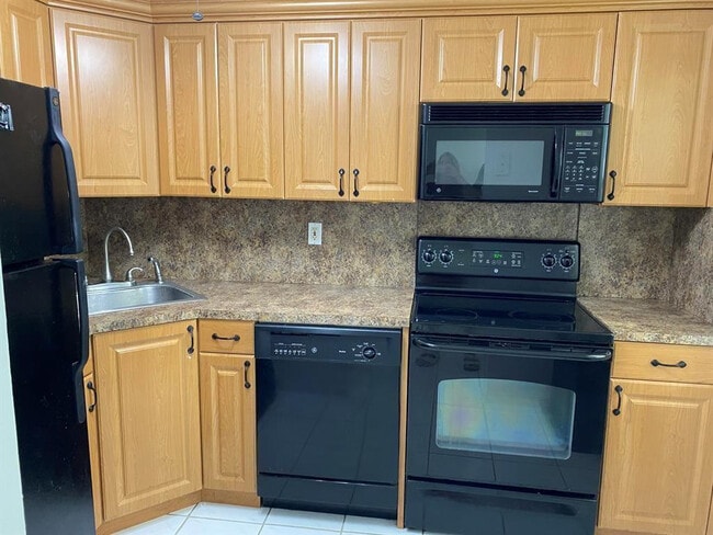 Photo - 340 NW 19th St Unidad 207