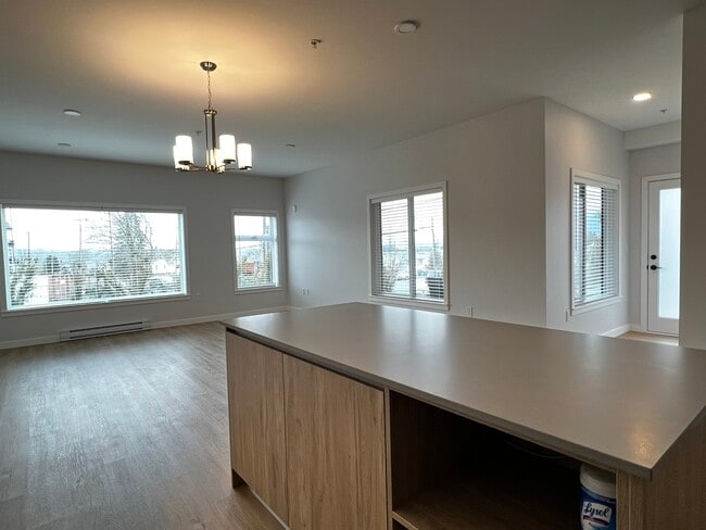 Photo - 3700 Burde St