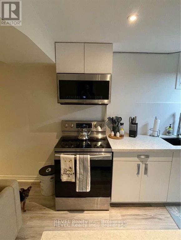 Photo - 140 Sumner Crescent